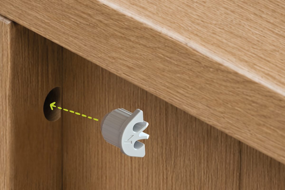 OVVO introduces V-Clasp for  tool-free back panel locking